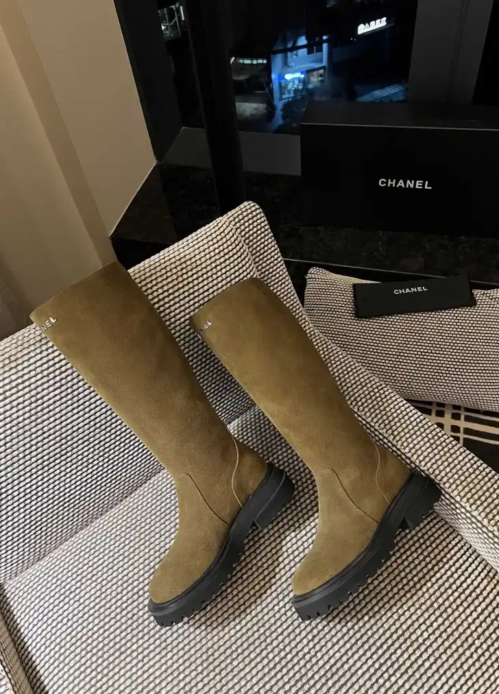 hype Chanel Boots