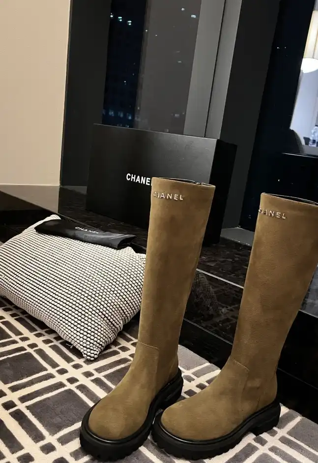 hype Chanel Boots