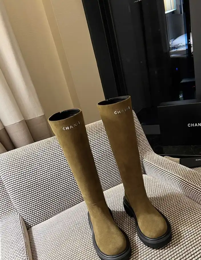 hype Chanel Boots