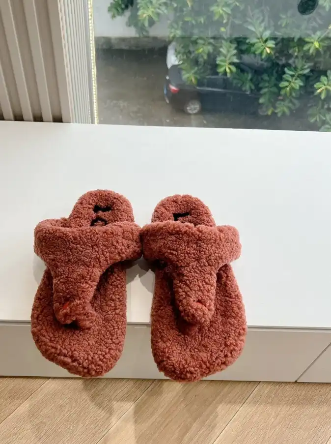 hype Loewe Slippers