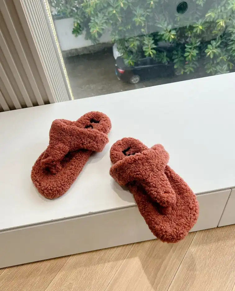 hype Loewe Slippers