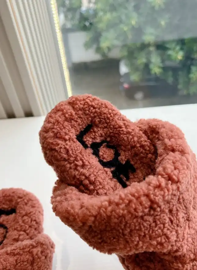 hype Loewe Slippers