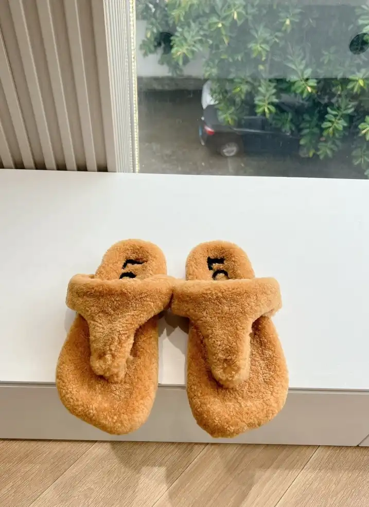 hype Loewe Slippers