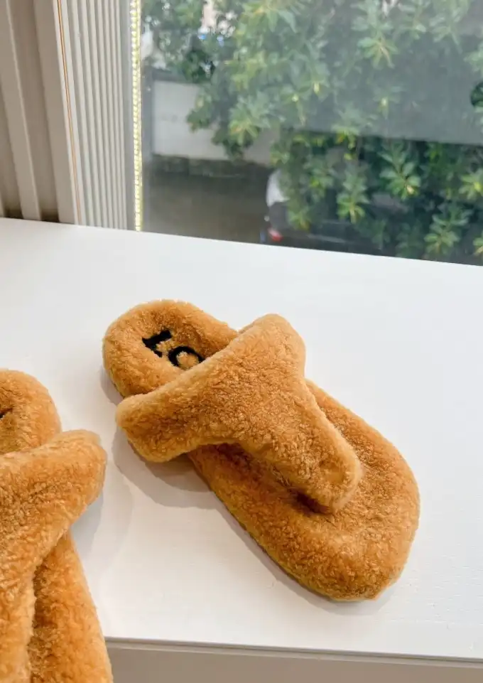 hype Loewe Slippers