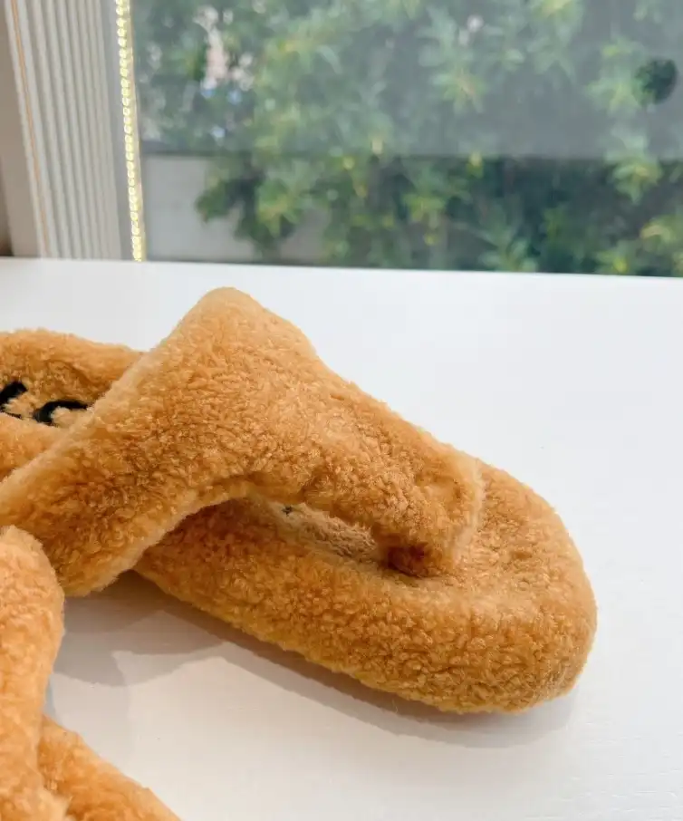 hype Loewe Slippers