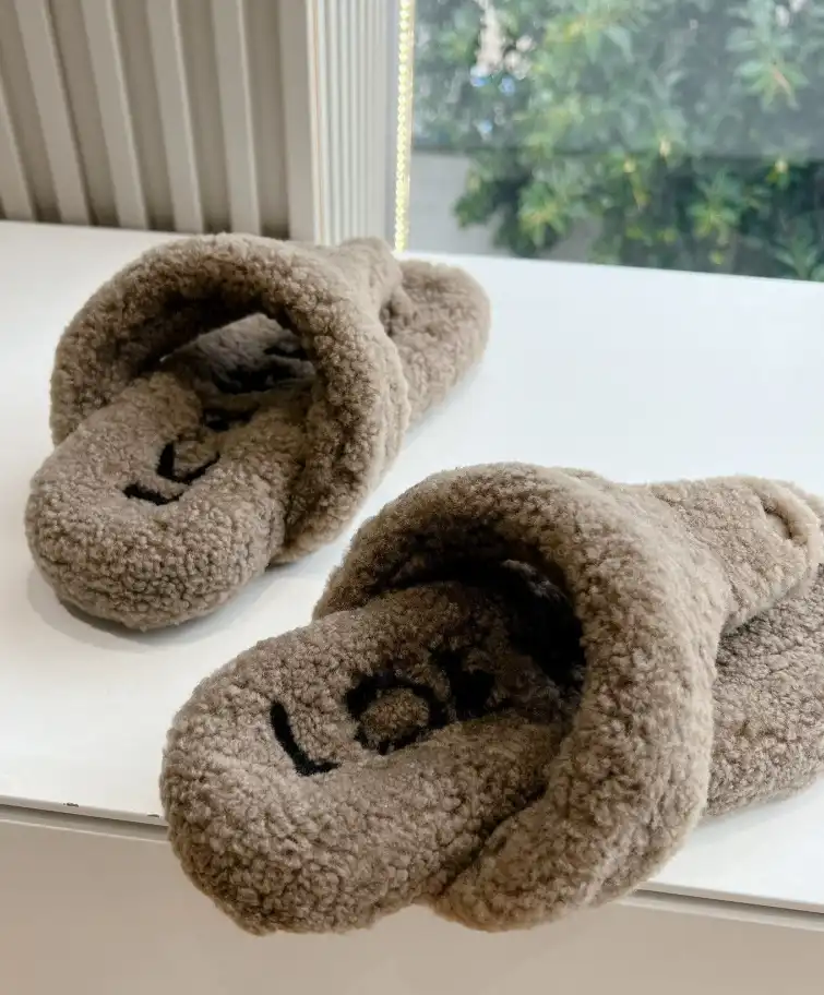 hype Loewe Slippers