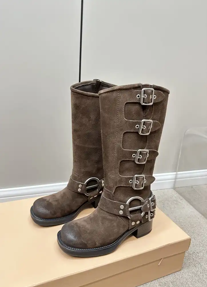 hype Miu Miu Boots