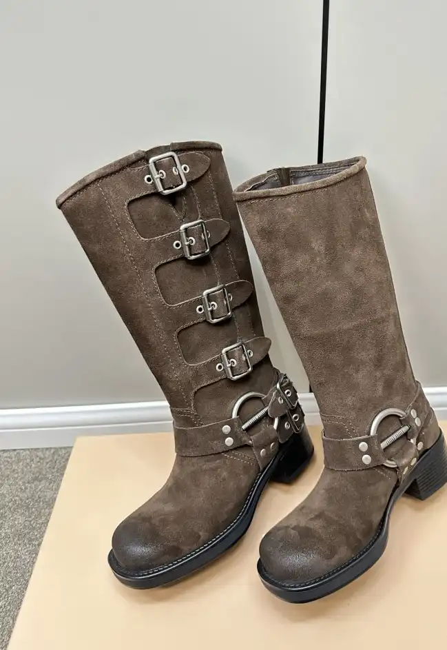 hype Miu Miu Boots