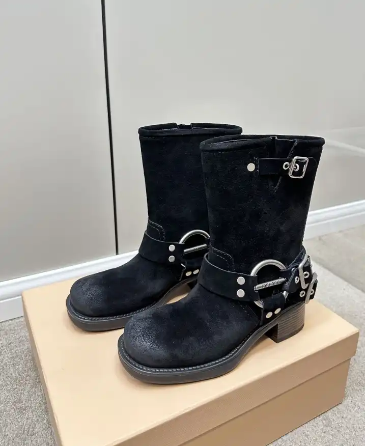 hype Miu Miu Boots