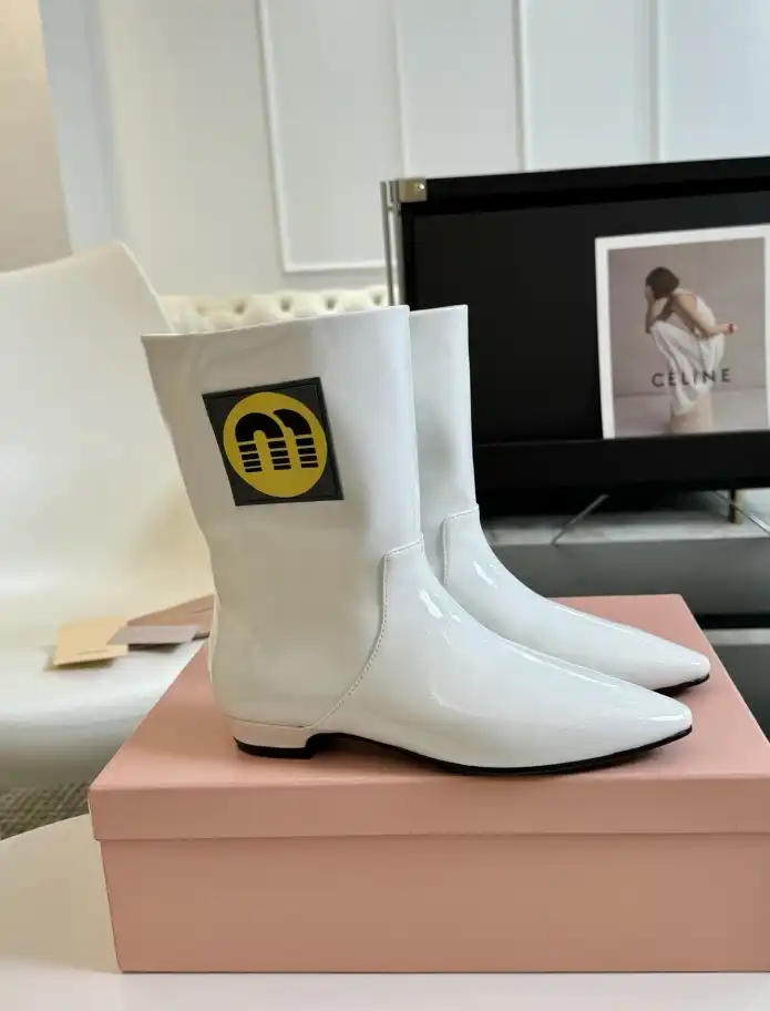 hype Miu Miu Boots