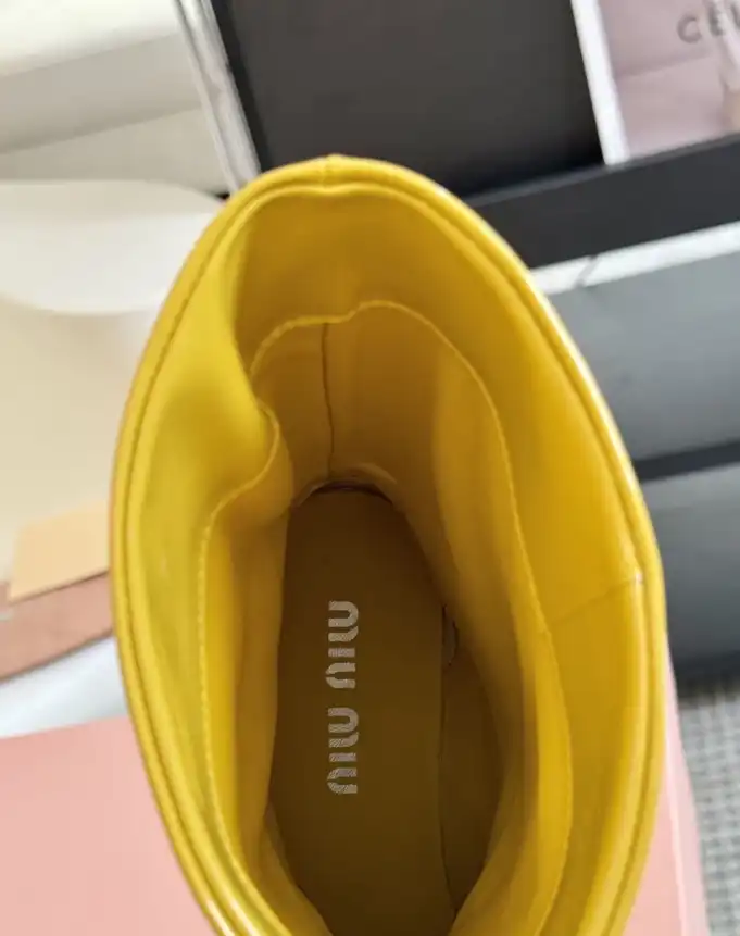 hype Miu Miu Boots