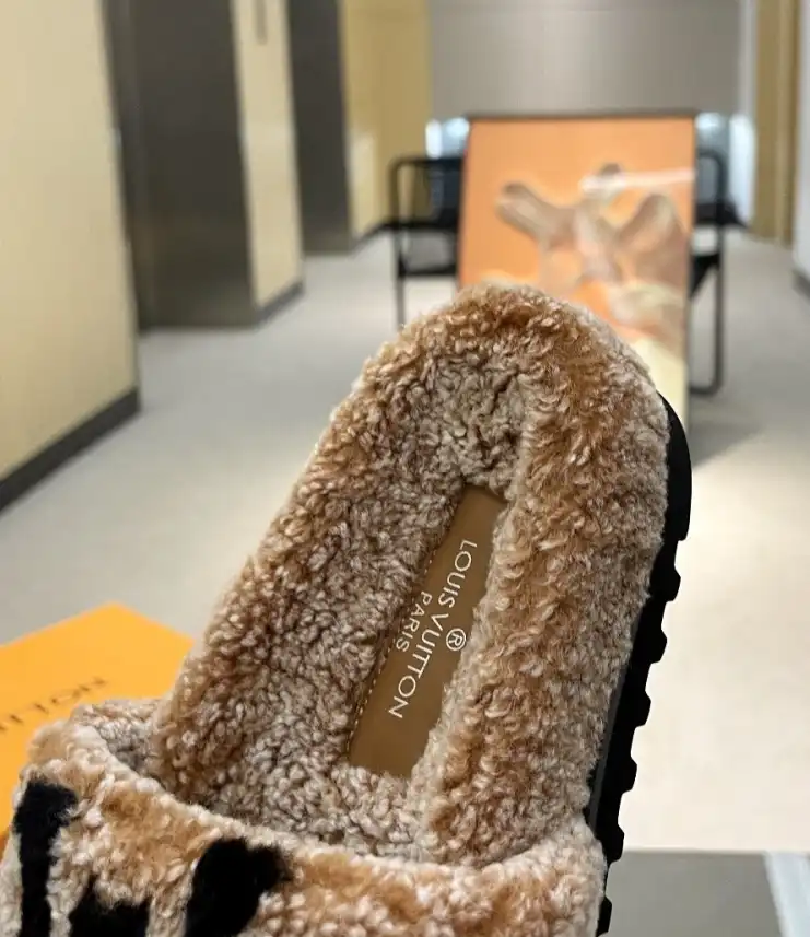 hype LV Slippers