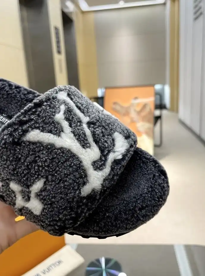 hype LV Slippers