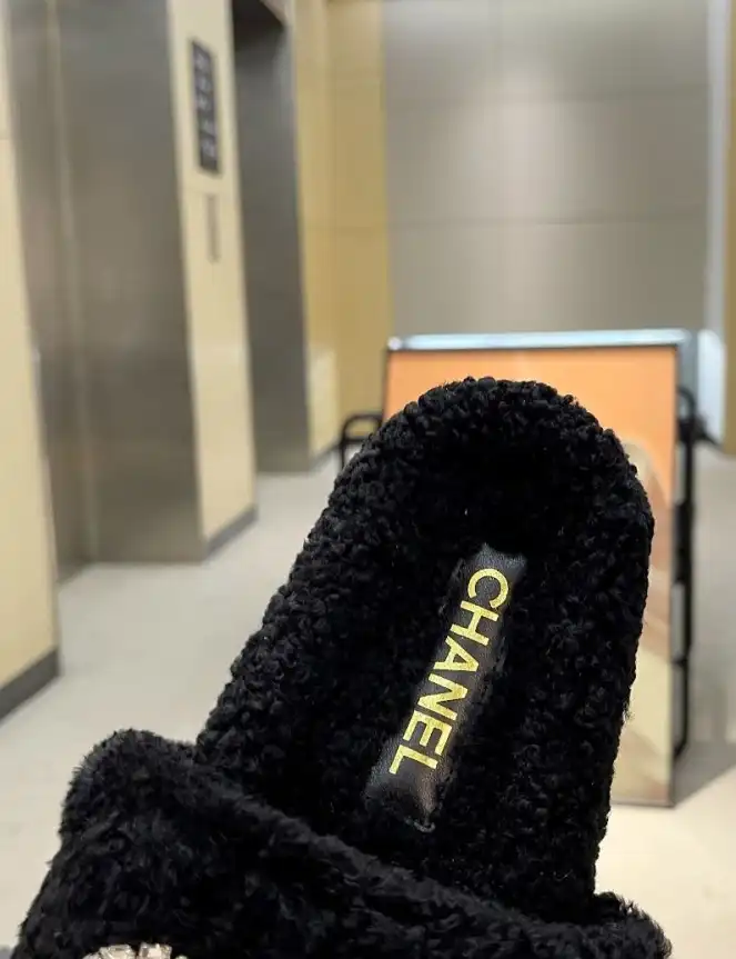 hype Chanel Slippers