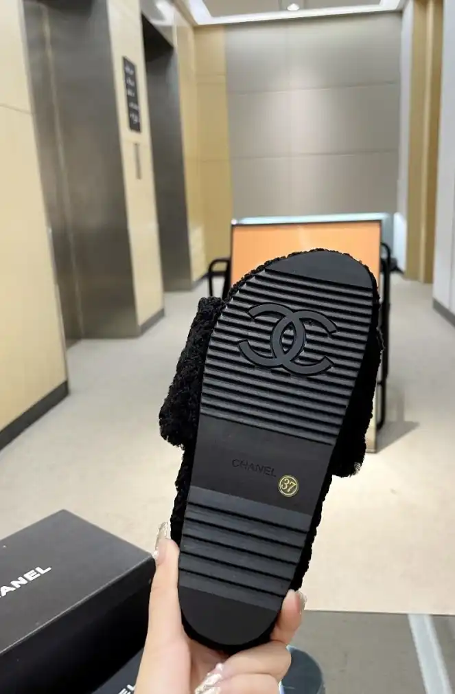 hype Chanel Slippers