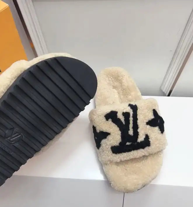 hype LV Slippers