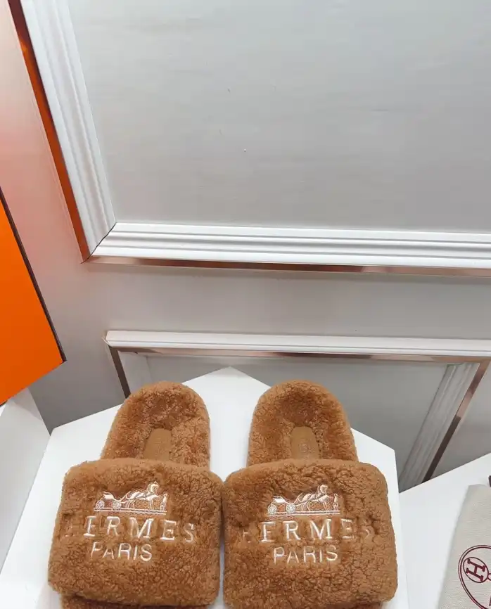 hype Hermes Slippers