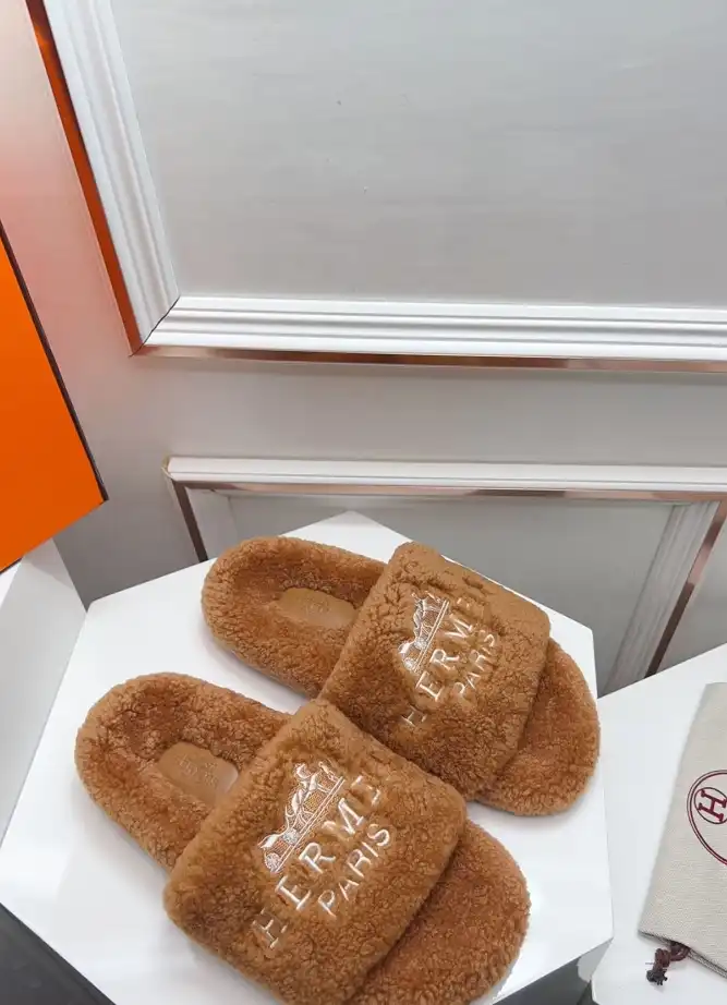 hype Hermes Slippers