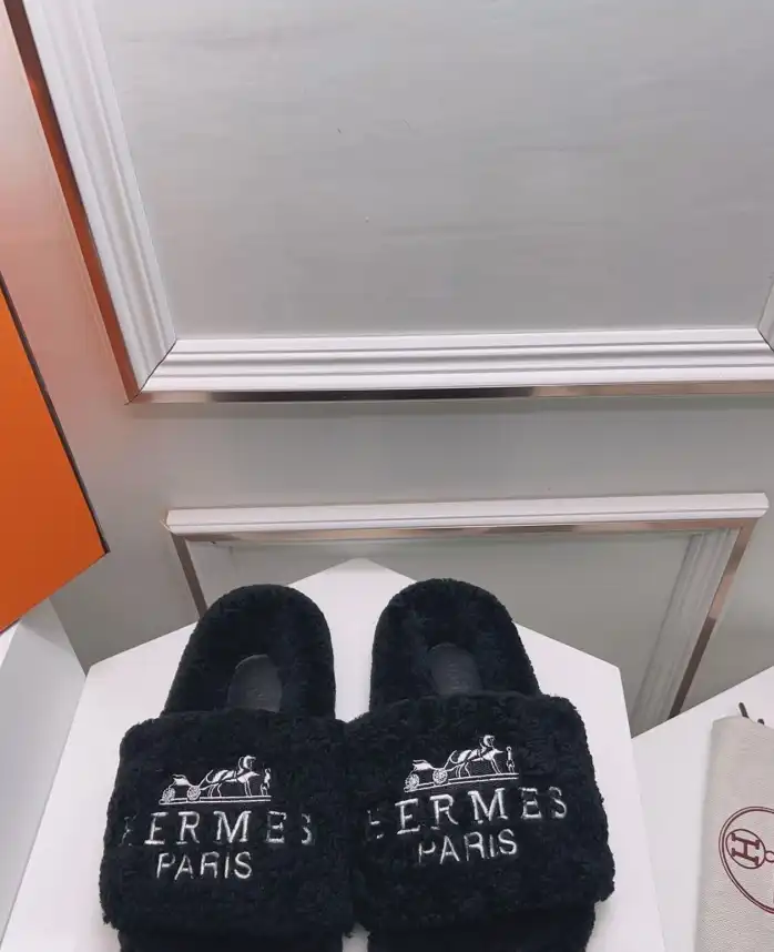 hype Hermes Slippers