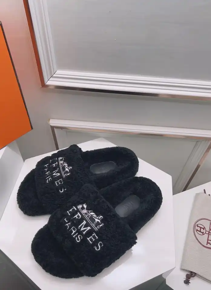 hype Hermes Slippers