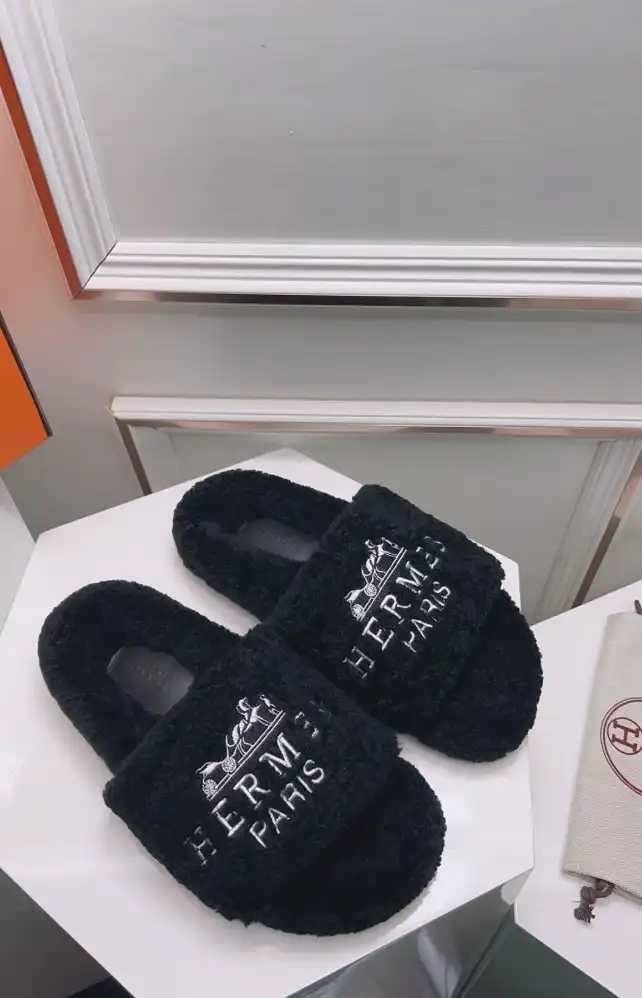 hype Hermes Slippers