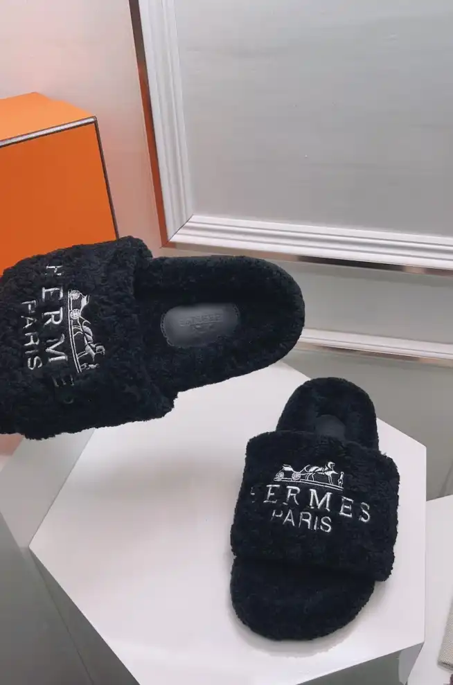 hype Hermes Slippers