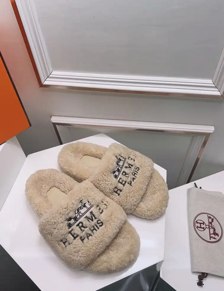 hype Hermes Slippers