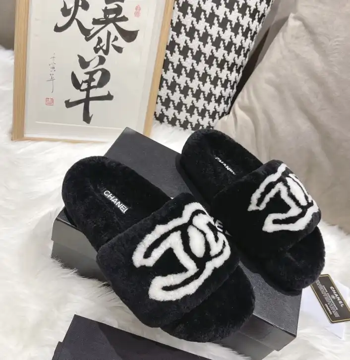 hype Chanel Slippers