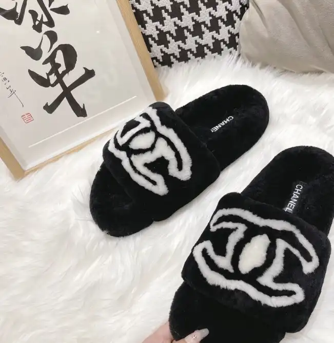 hype Chanel Slippers