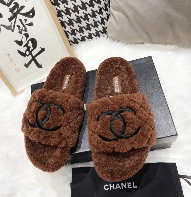 hype Chanel Slippers