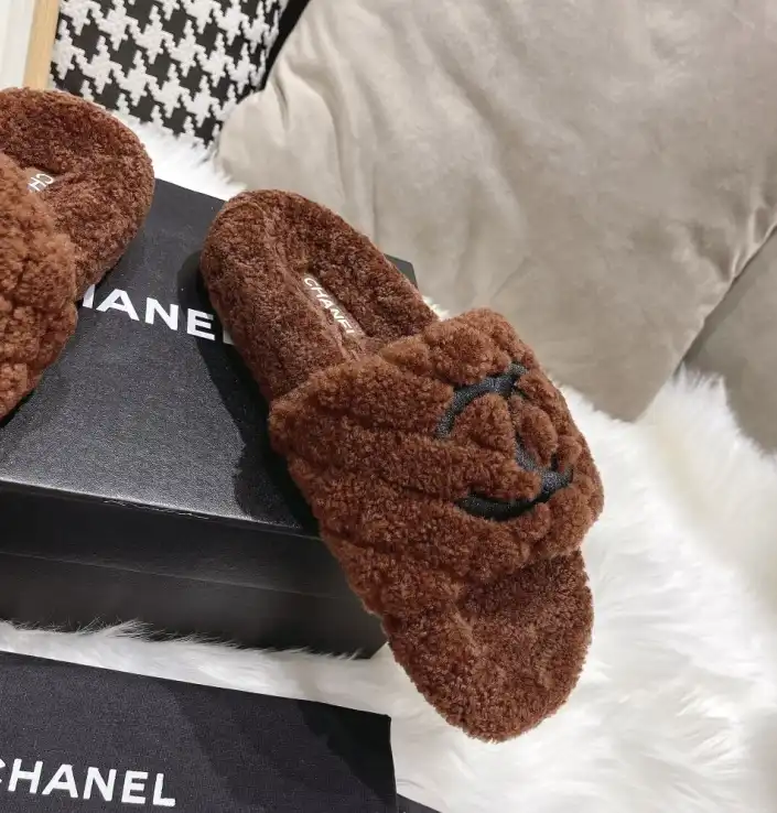 hype Chanel Slippers