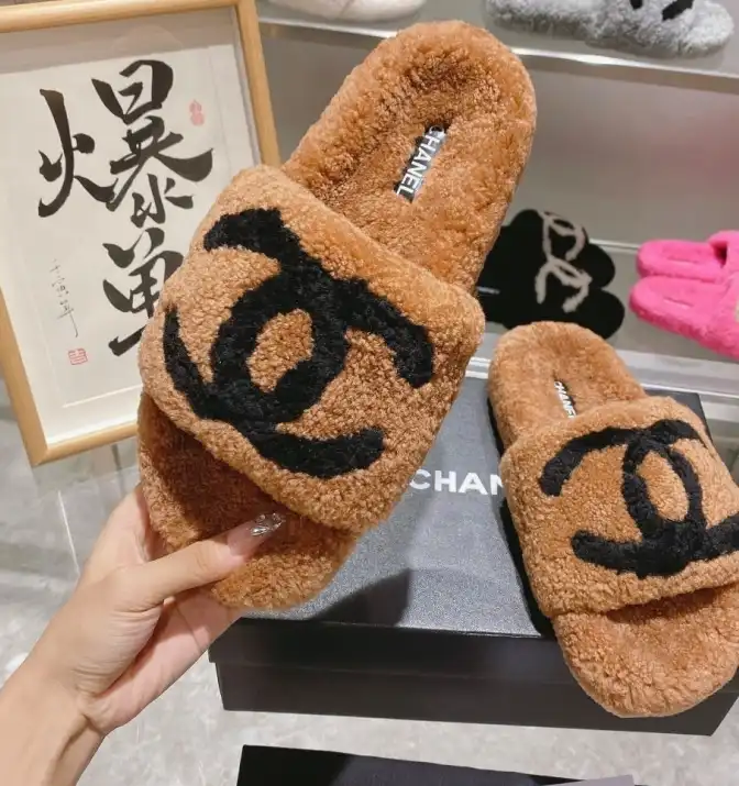 hype Chanel Slippers