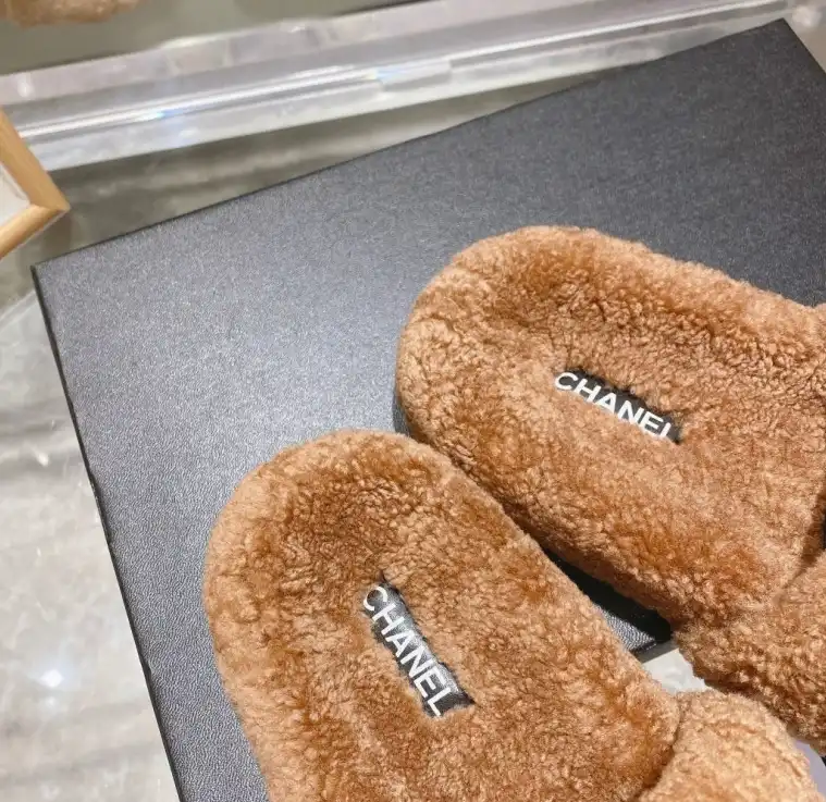 hype Chanel Slippers