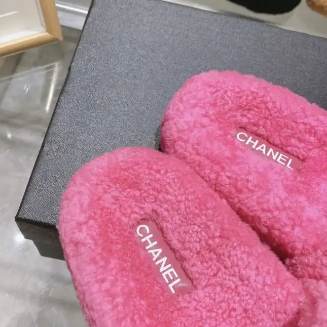 hype Chanel Slippers