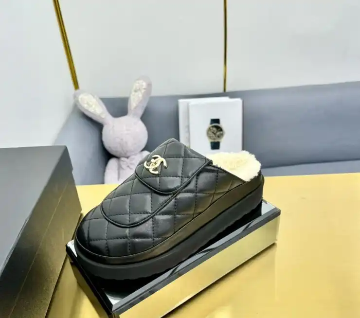 hype Chanel Slippers