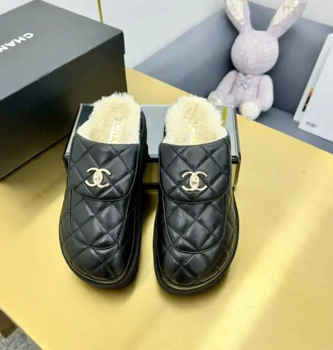 hype Chanel Slippers