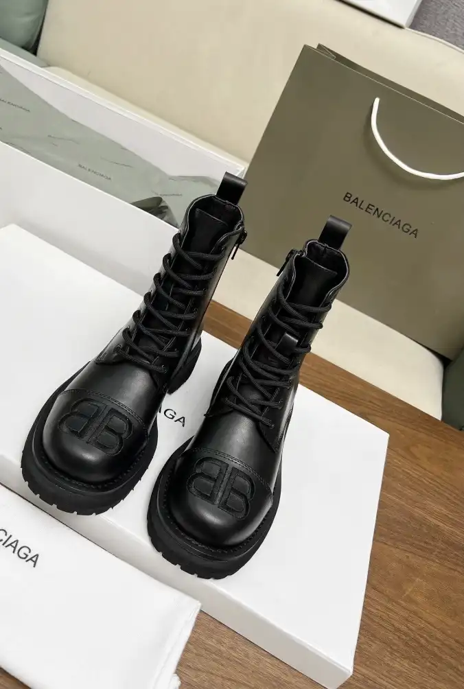 hype Balenciaga Boots