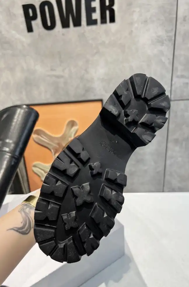 hype Balenciaga Boots