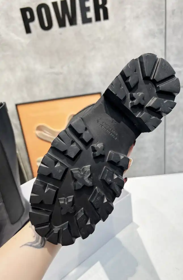 hype Balenciaga Boots