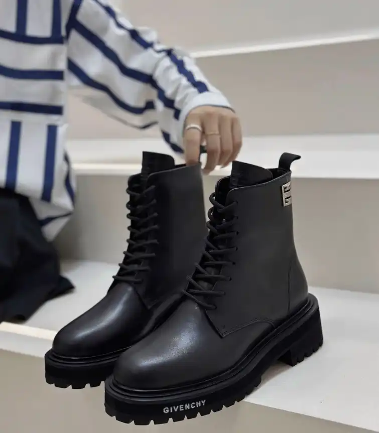 hype Givenchy Boots