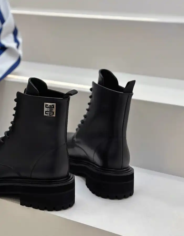 hype Givenchy Boots