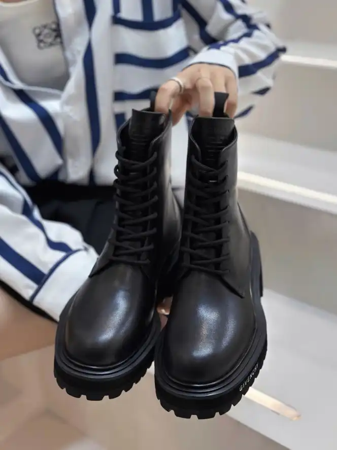 hype Givenchy Boots