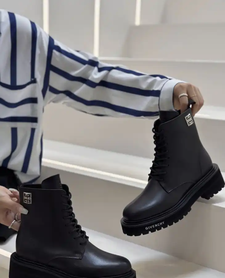 hype Givenchy Boots