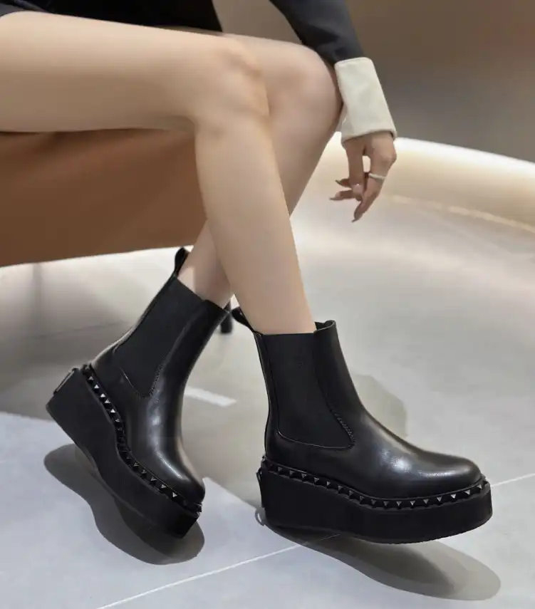 hype Valentino Boots