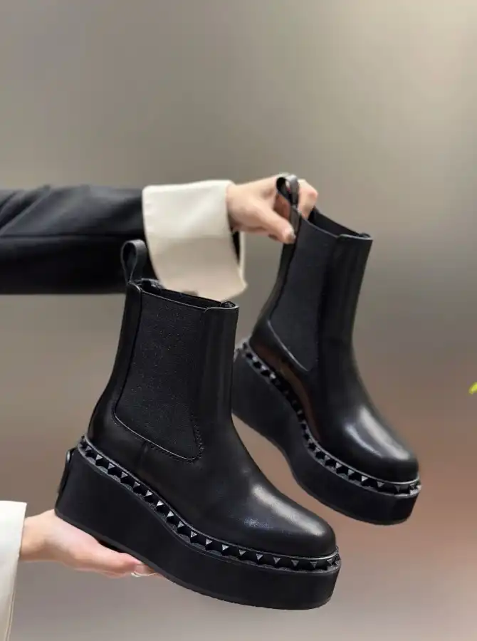 hype Valentino Boots