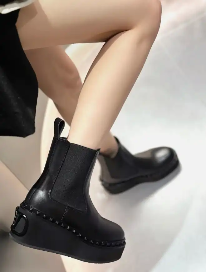 hype Valentino Boots