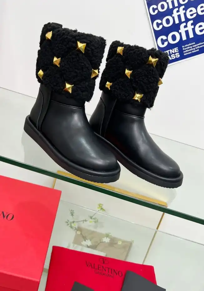 hype Valentino Boots