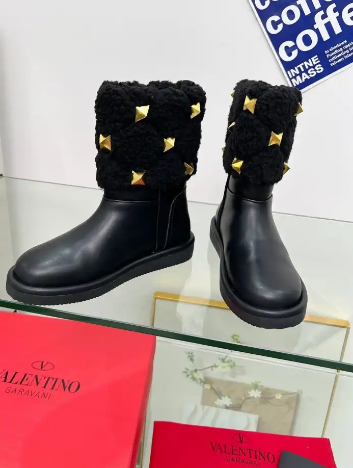 hype Valentino Boots