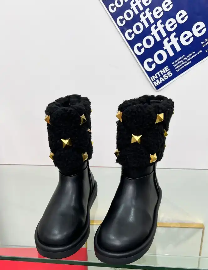 hype Valentino Boots