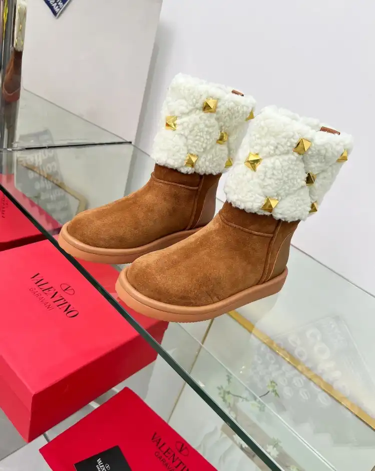 hype Valentino Boots